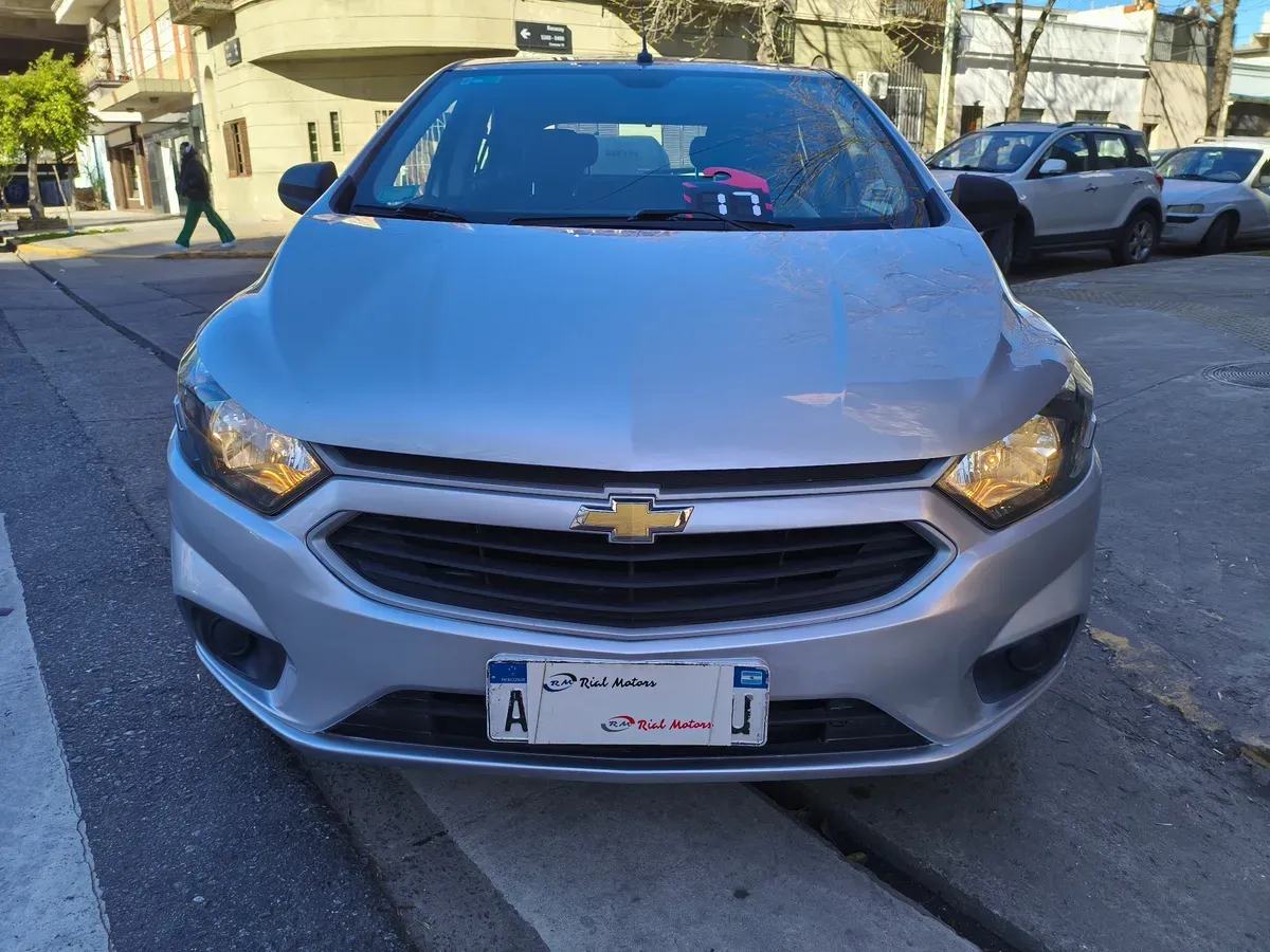 Mira esta publicación de Chevrolet Onix 2017 en Motordil
