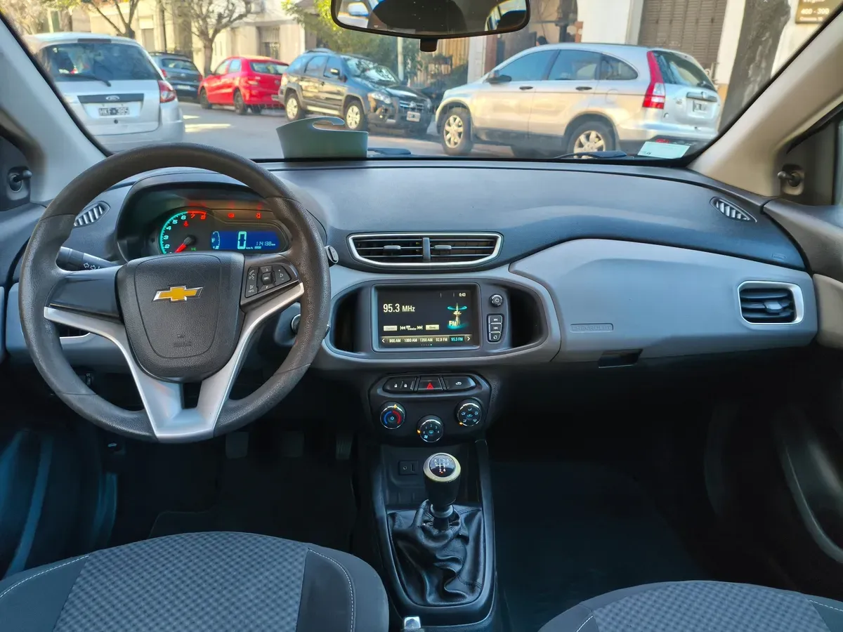 Mira esta publicación de Chevrolet Onix 2017 en Motordil