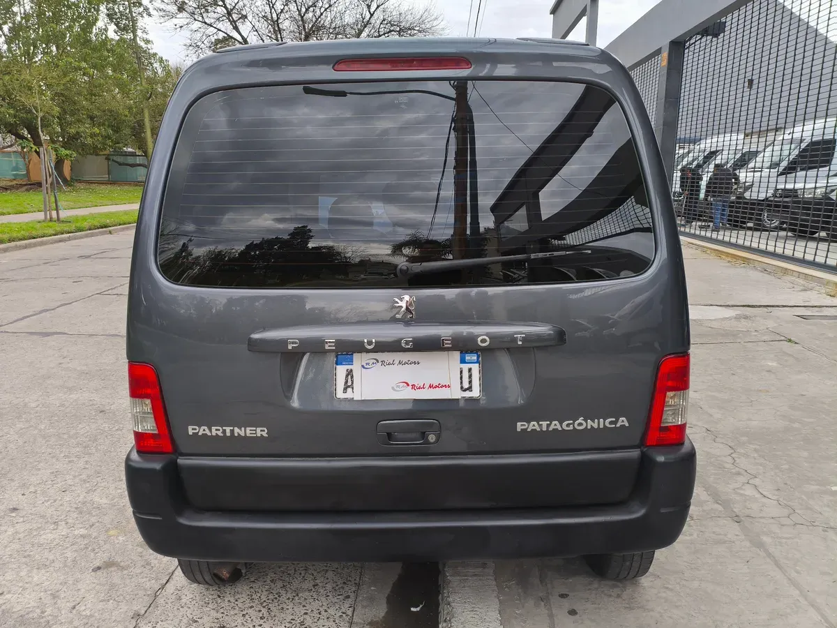 Mira esta publicación de Peugeot Partner 2017 en Motordil