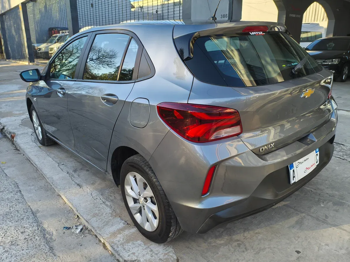 Mira esta publicación de Chevrolet Onix 2022 en Motordil