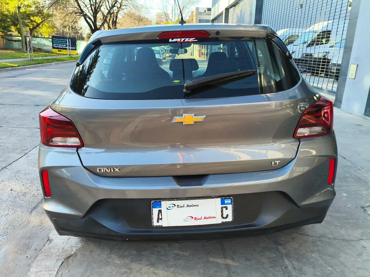 Mira esta publicación de Chevrolet Onix 2022 en Motordil