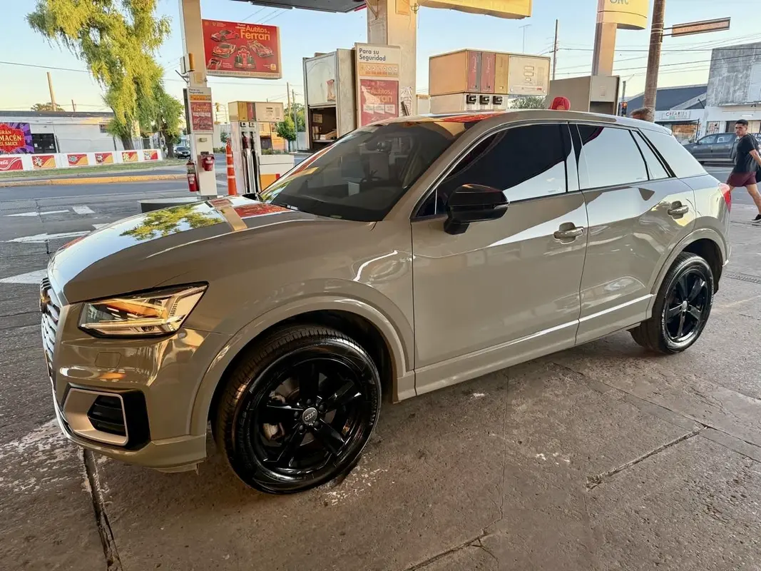 Mira esta publicación de Audi Q2 2017 en Motordil