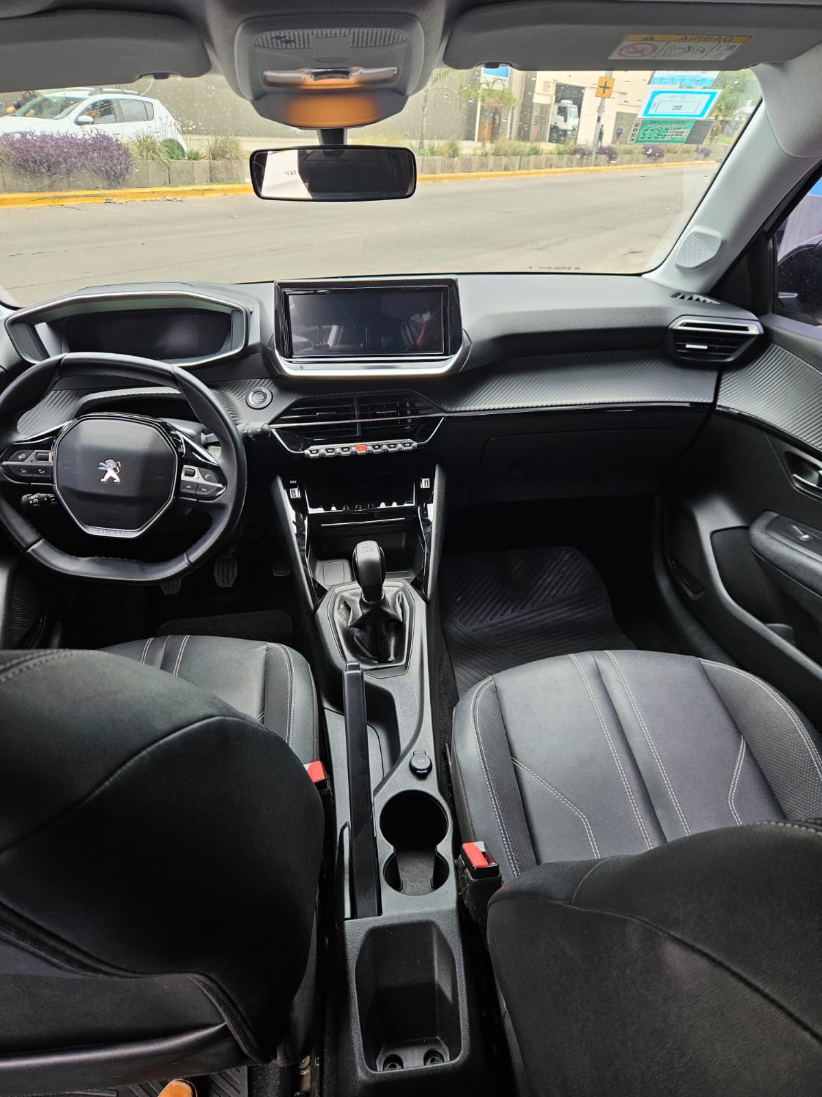 Mira esta publicación de Peugeot 208 2023 en Motordil