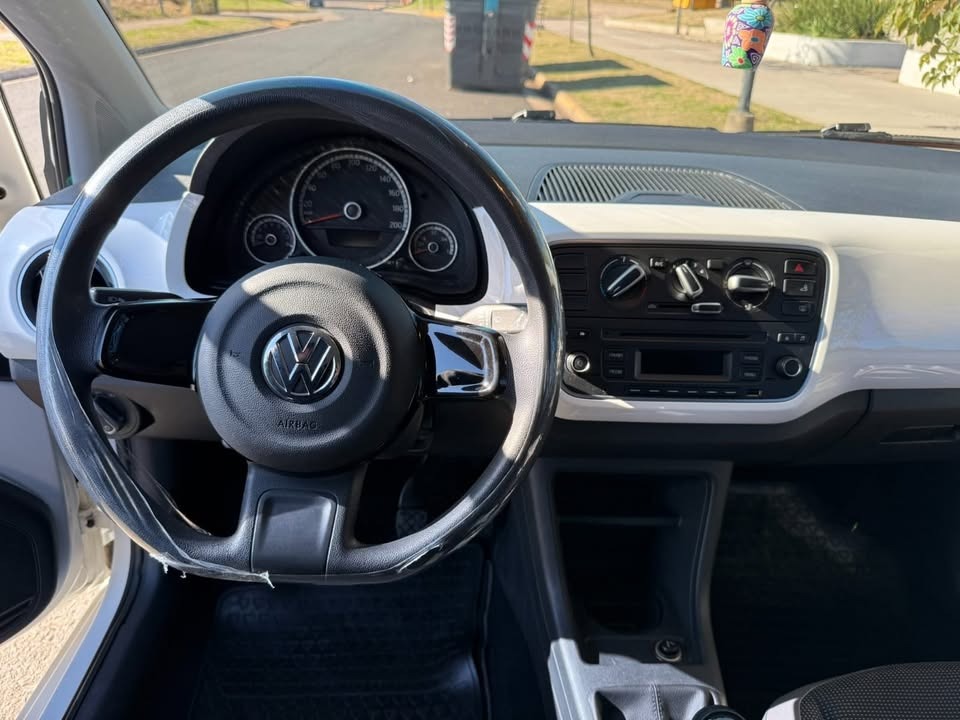 Mira esta publicación de Volkswagen UP 2015 en Motordil