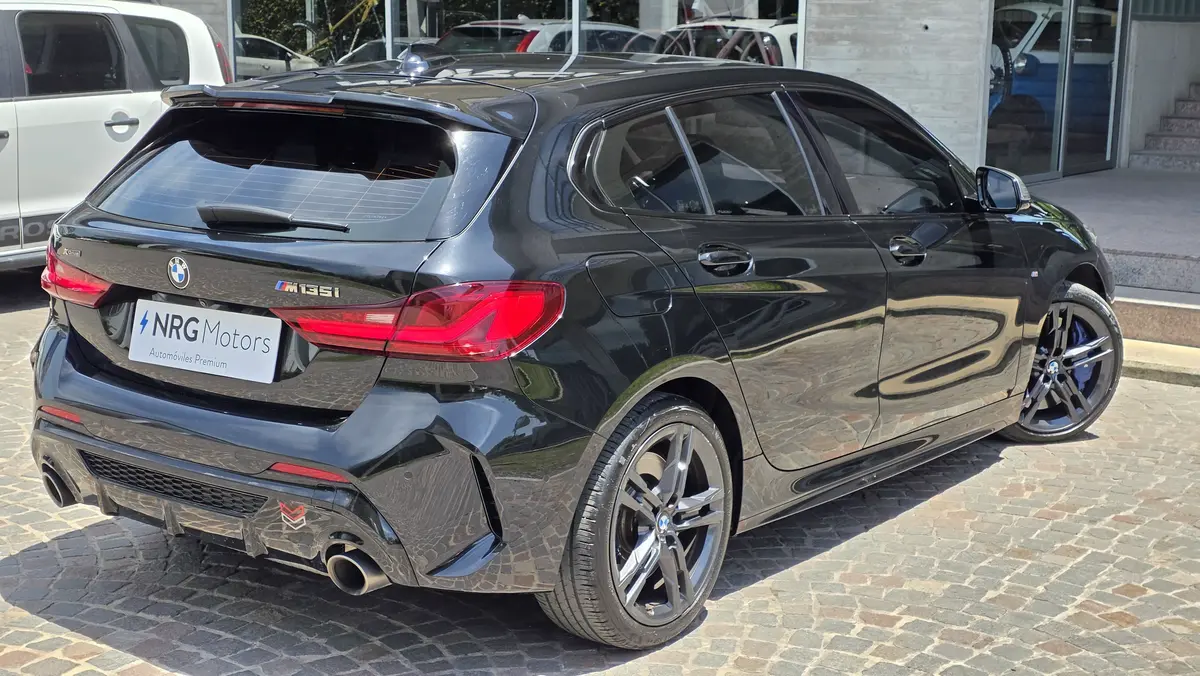 Mira esta publicación de BMW Serie 1 2023 en Motordil