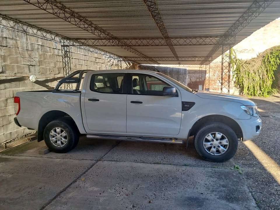 Mira esta publicación de Ford Ranger 2013 en Motordil