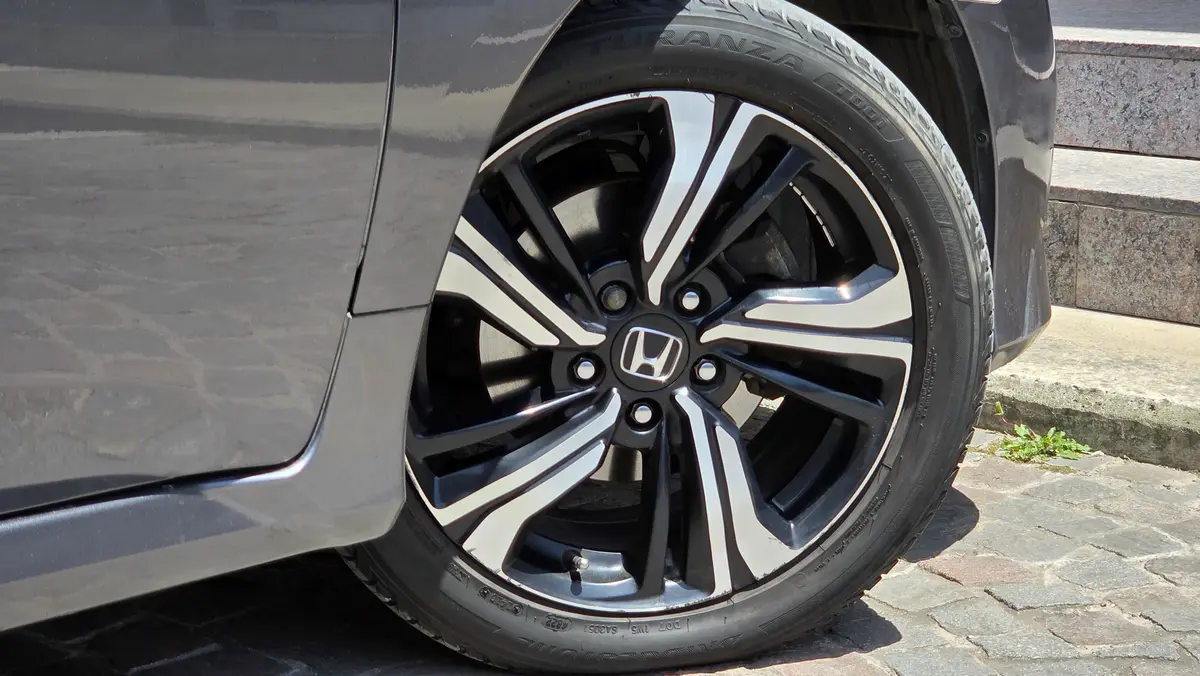 Mira esta publicación de Honda Civic 2017 en Motordil