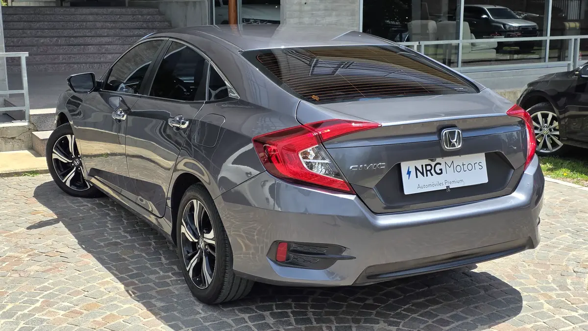 Mira esta publicación de Honda Civic 2017 en Motordil