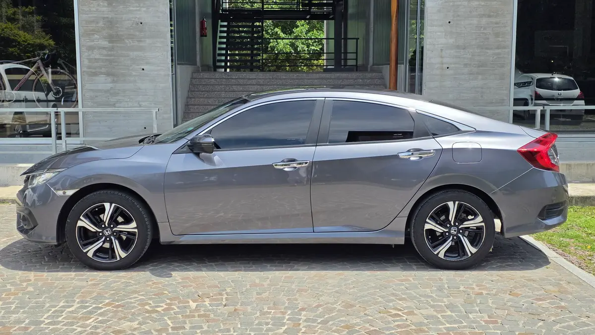 Mira esta publicación de Honda Civic 2017 en Motordil