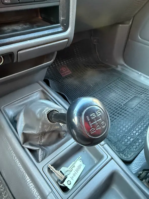 Mira esta publicación de Toyota Hilux 1997 en Motordil