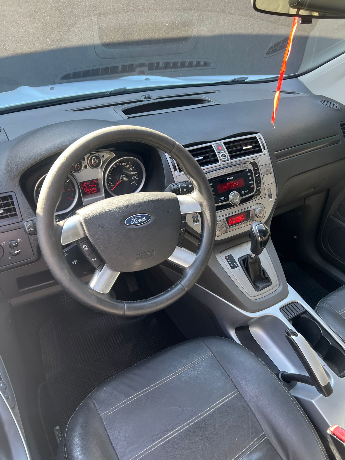 Mira esta publicación de Ford Kuga 2012 en Motordil