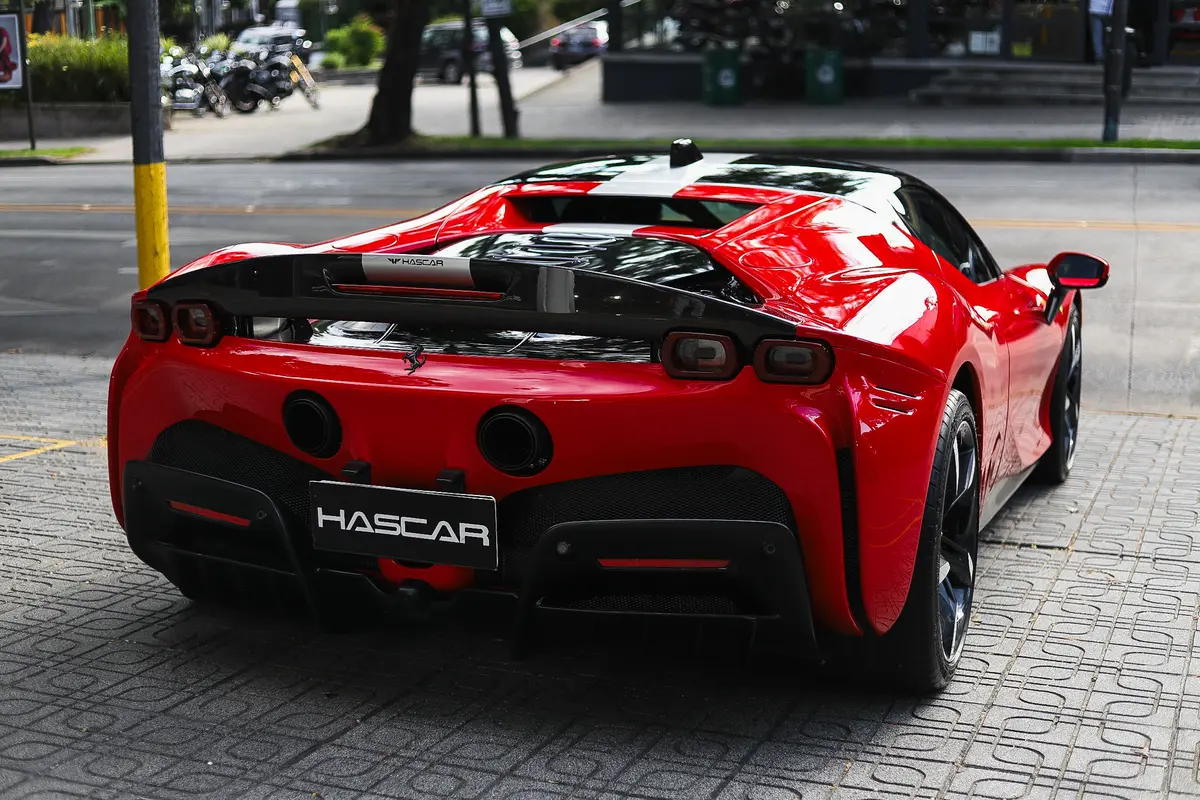 Mira esta publicación de Ferrari SF90 2022 en Motordil