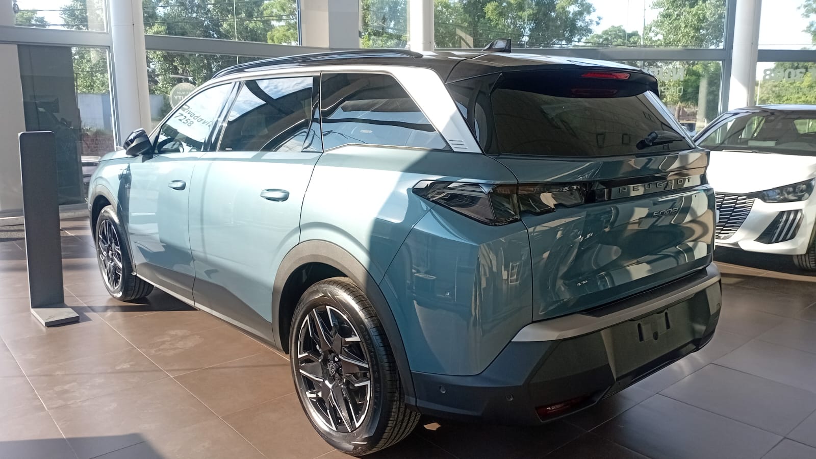 Mira esta publicación de Peugeot 5008 2025 en Motordil