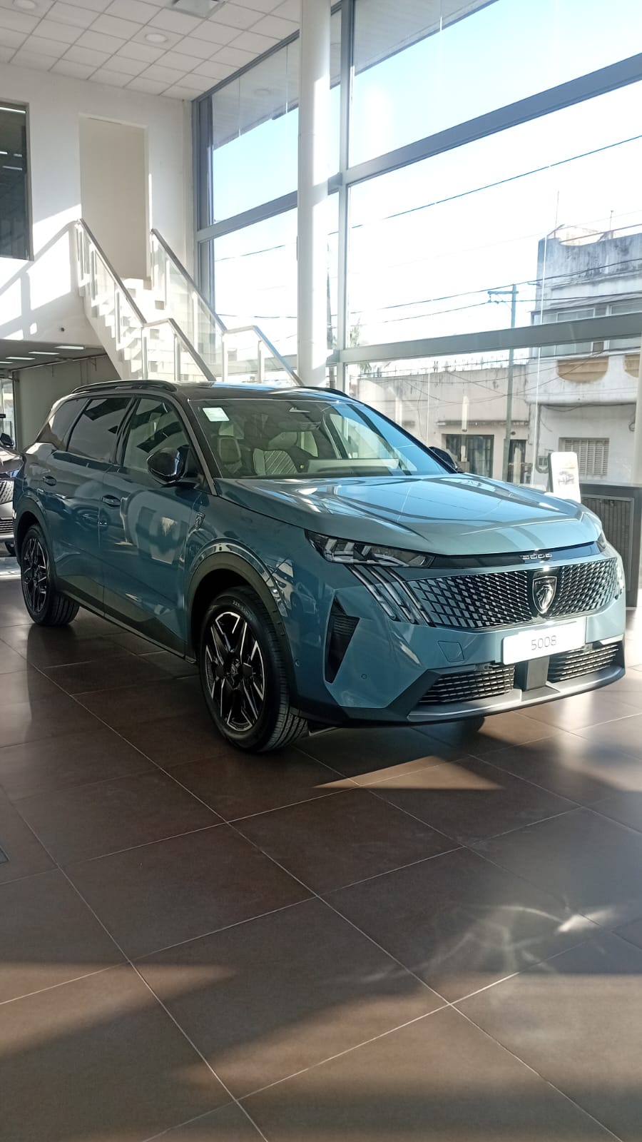 Mira esta publicación de Peugeot 5008 2025 en Motordil