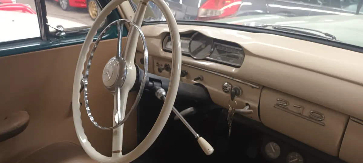 Mira esta publicación de Mercedes Benz Otros 1955 en Motordil