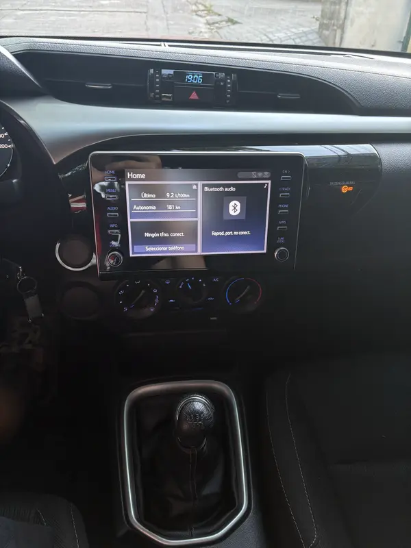 Mira esta publicación de Toyota Hilux 2022 en Motordil