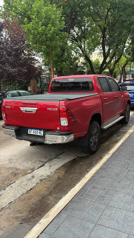 Mira esta publicación de Toyota Hilux 2022 en Motordil