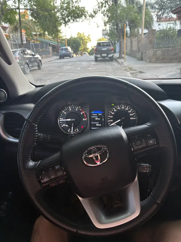 Mira esta publicación de Toyota Hilux 2022 en Motordil