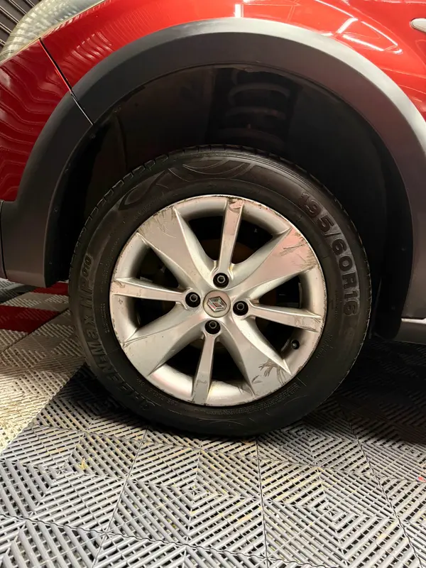 Mira esta publicación de Renault Sandero 2013 en Motordil