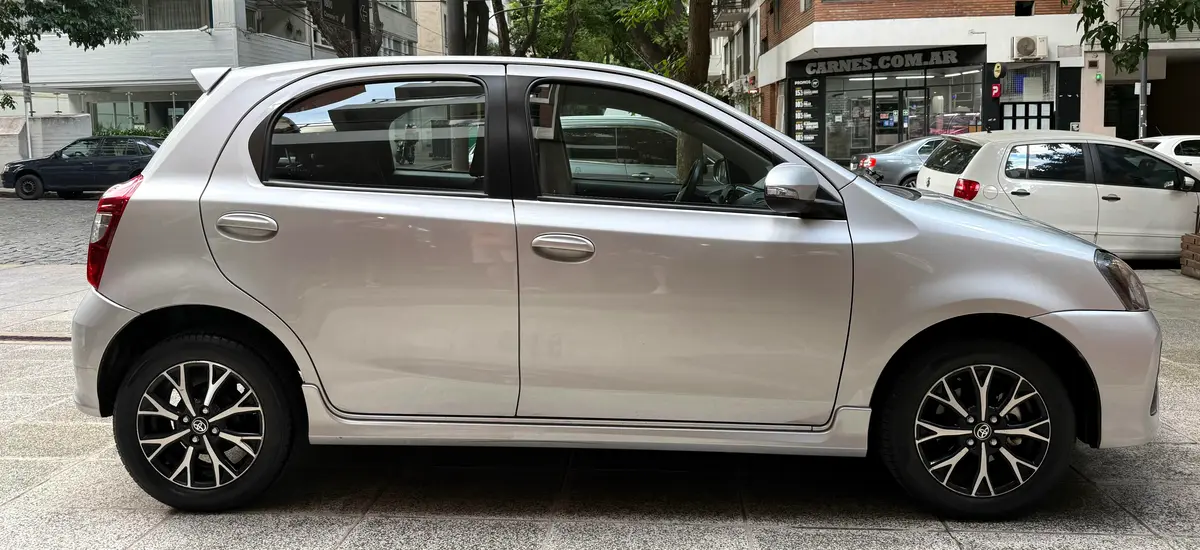Mira esta publicación de Toyota Etios 2019 en Motordil