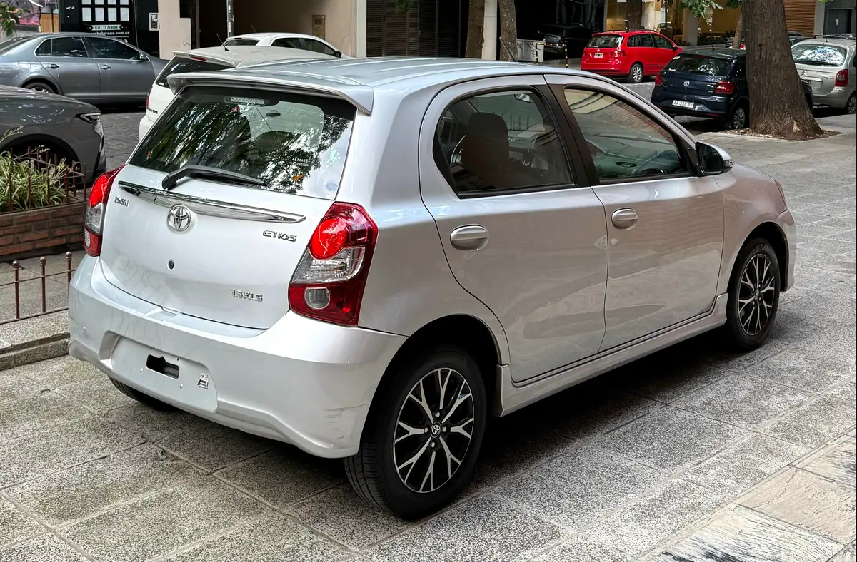 Mira esta publicación de Toyota Etios 2019 en Motordil