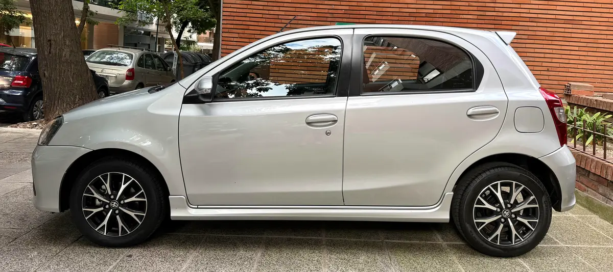 Mira esta publicación de Toyota Etios 2019 en Motordil