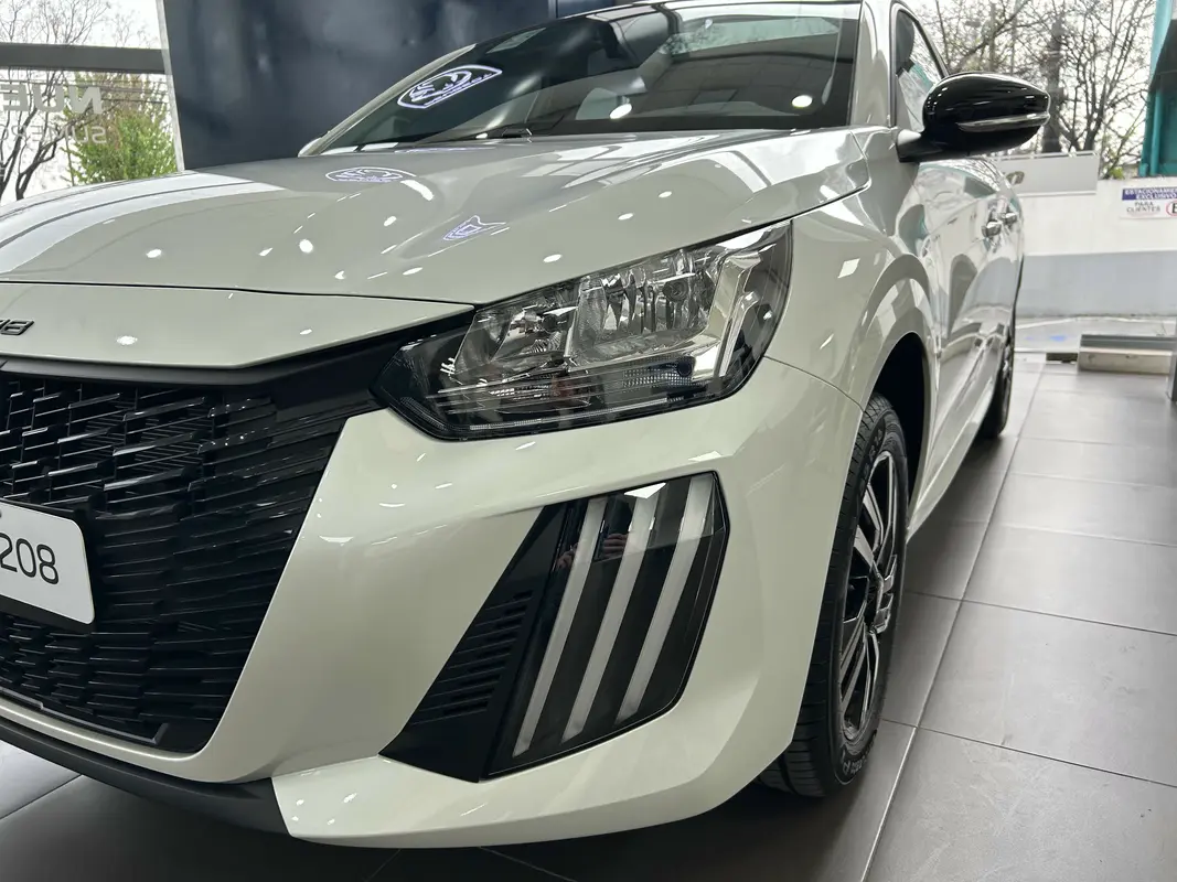 Mira esta publicación de Peugeot 208 2025 en Motordil