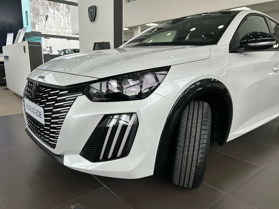 Mira esta publicación de Peugeot 208 2025 en Motordil