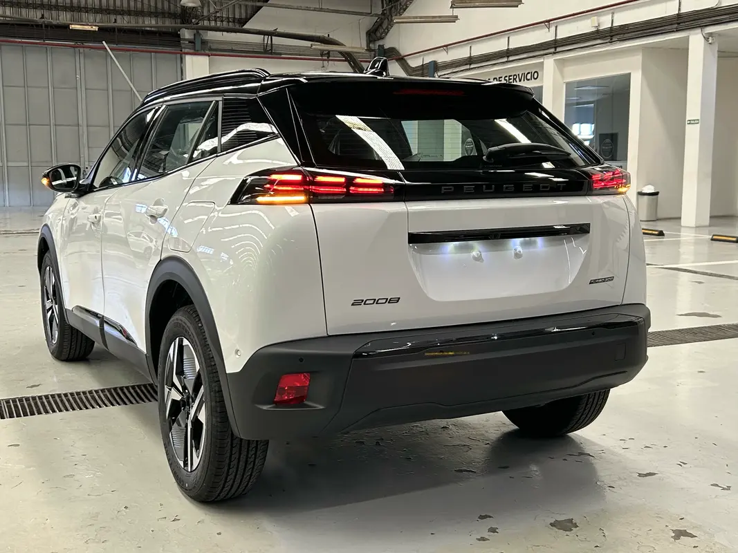 Mira esta publicación de Peugeot 2008 2025 en Motordil