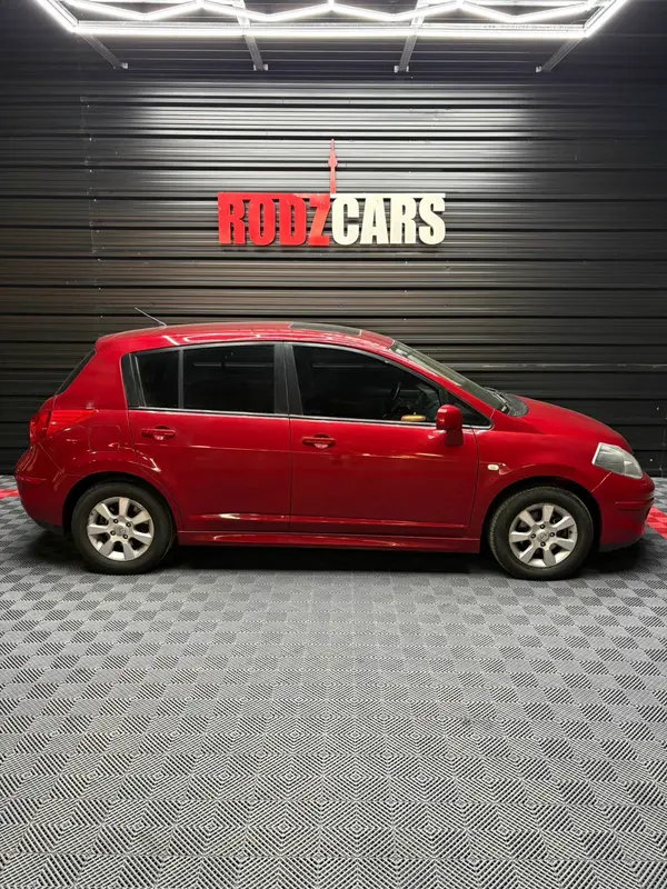 Mira esta publicación de Nissan Tiida 2012 en Motordil