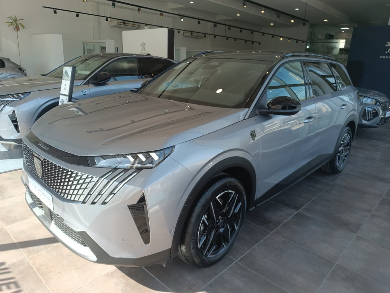 Mira esta publicación de Peugeot 5008 2025 en Motordil