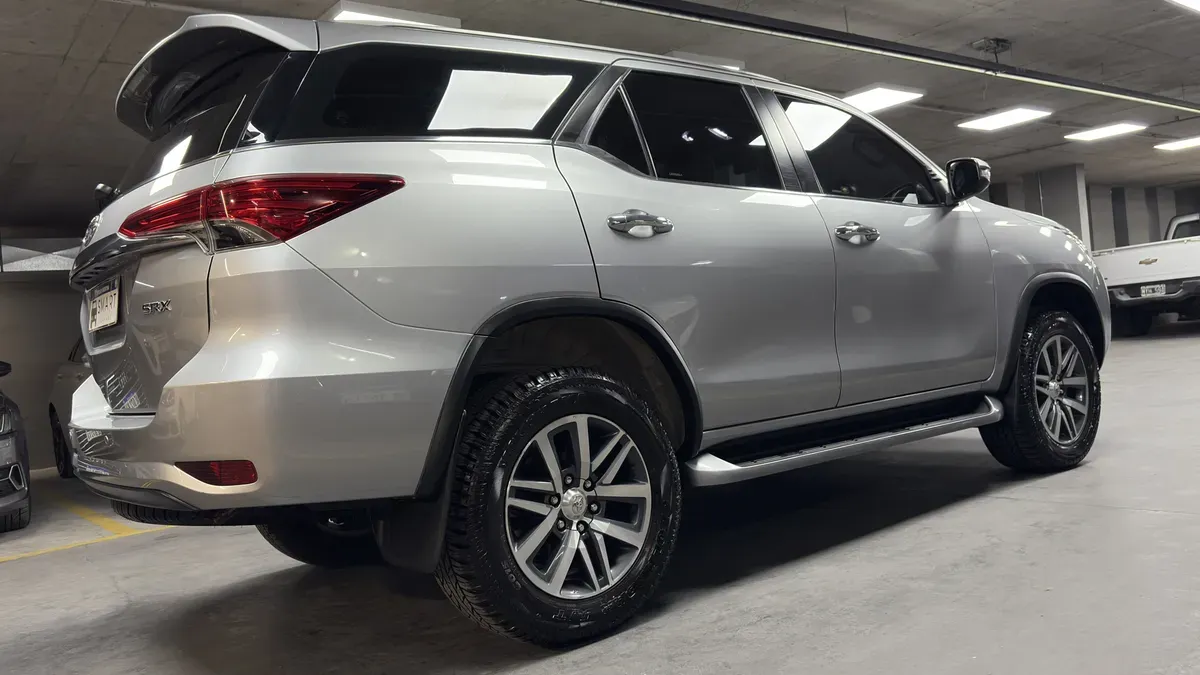 Mira esta publicación de Toyota Hilux 2020 en Motordil