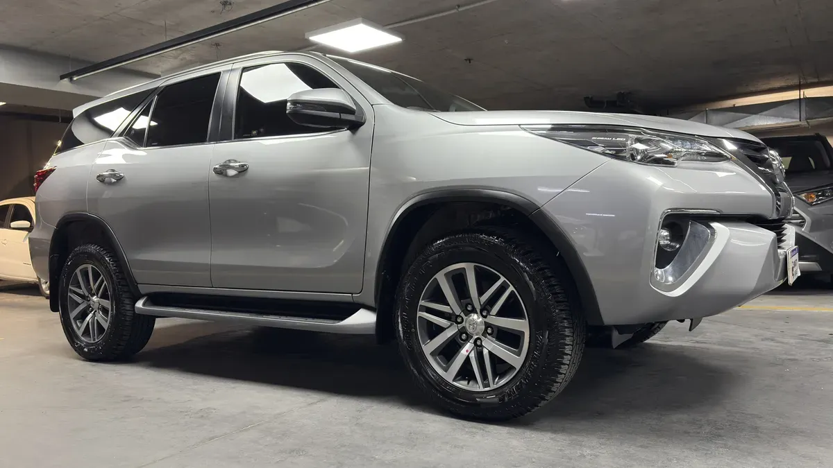 Mira esta publicación de Toyota Hilux 2020 en Motordil