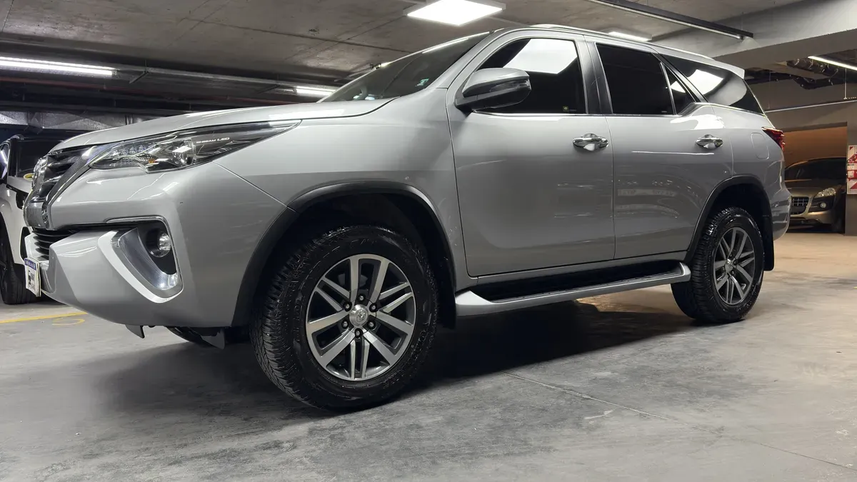 Mira esta publicación de Toyota Hilux 2020 en Motordil