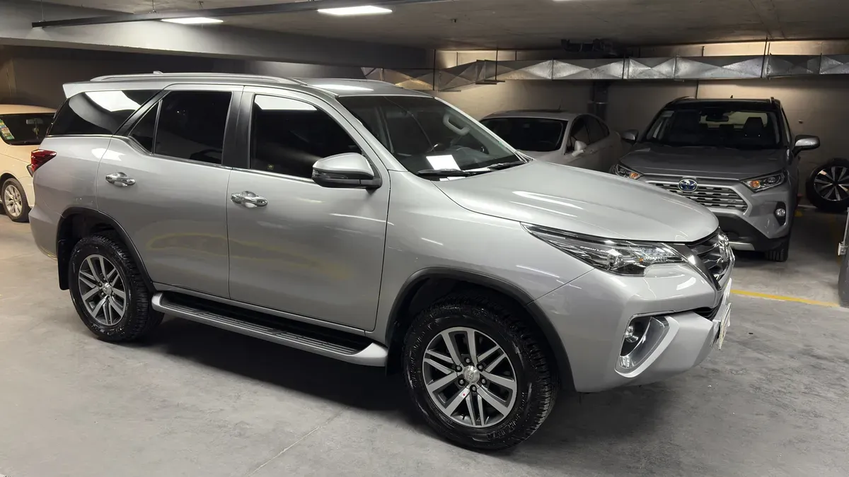 Mira esta publicación de Toyota Hilux 2020 en Motordil