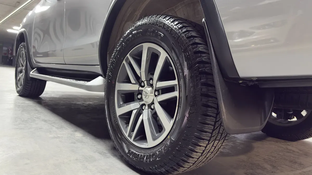 Mira esta publicación de Toyota Hilux 2020 en Motordil