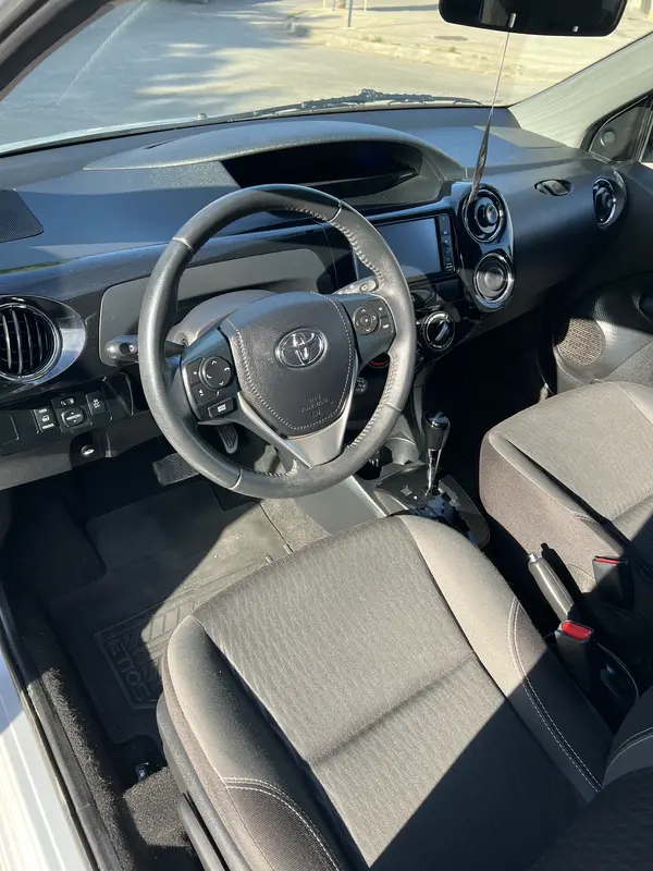 Mira esta publicación de Toyota Etios 2018 en Motordil