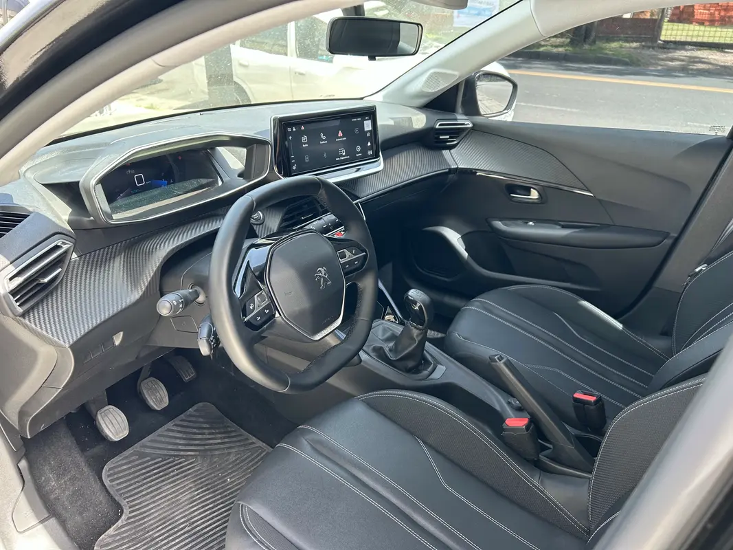 Mira esta publicación de Peugeot 208 2024 en Motordil