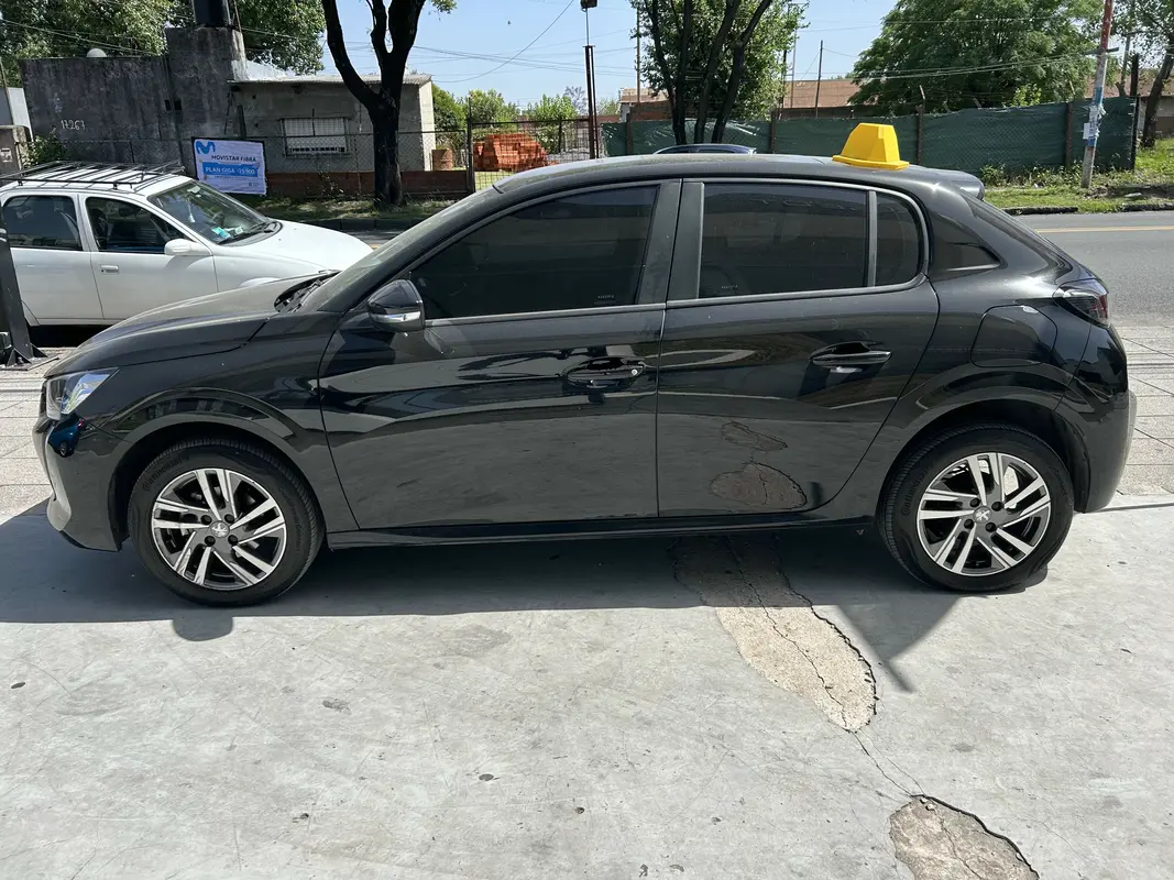 Mira esta publicación de Peugeot 208 2024 en Motordil