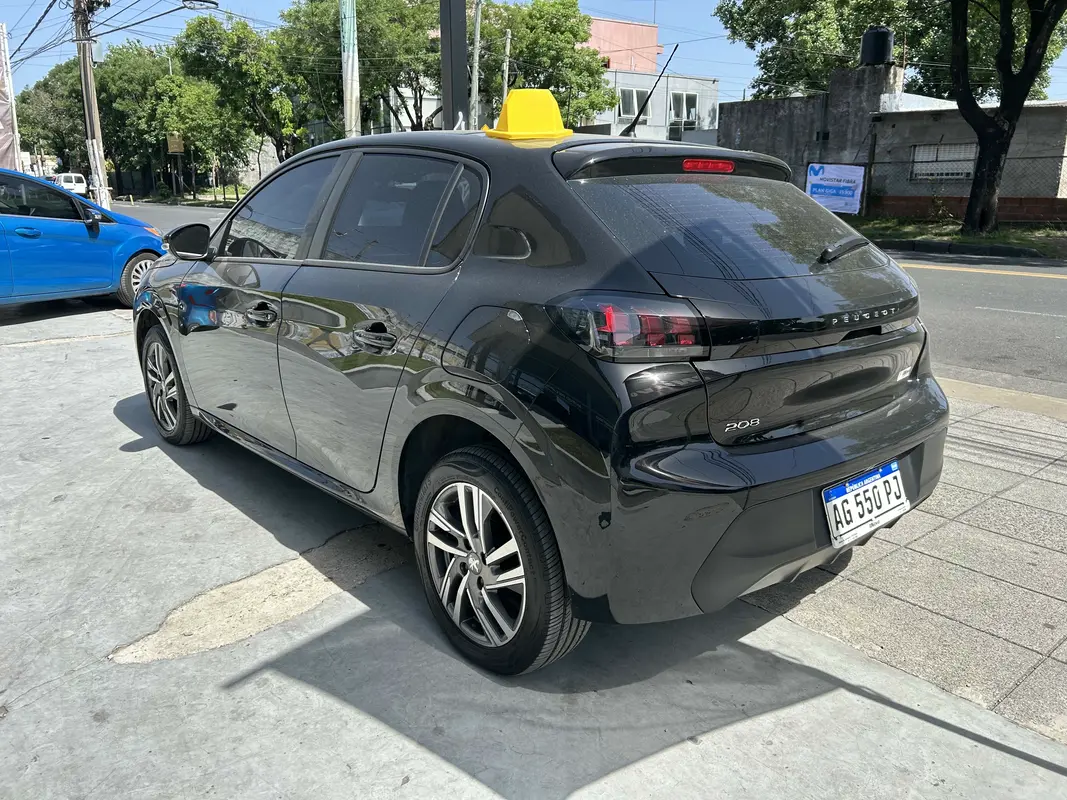 Mira esta publicación de Peugeot 208 2024 en Motordil