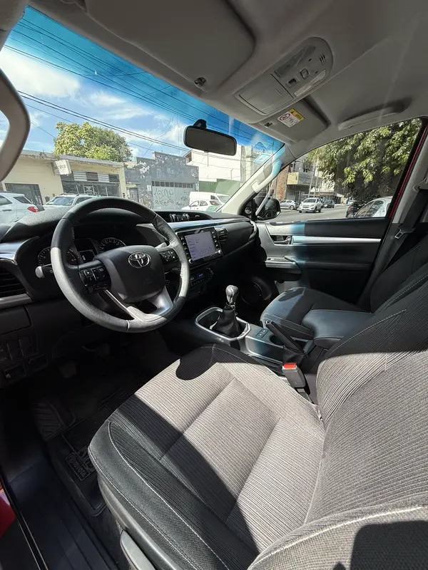 Mira esta publicación de Toyota Hilux 2021 en Motordil