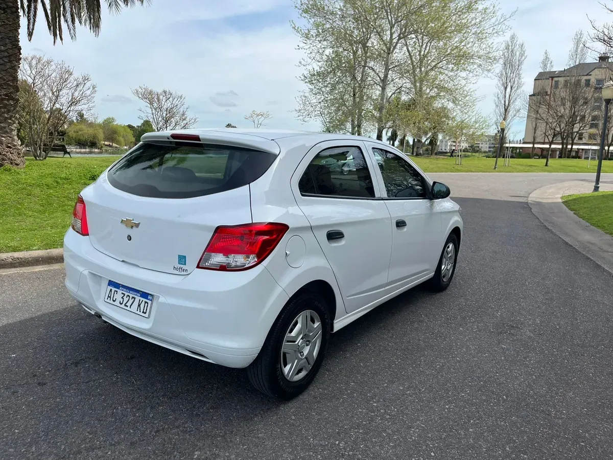 Mira esta publicación de Chevrolet Onix 2018 en Motordil