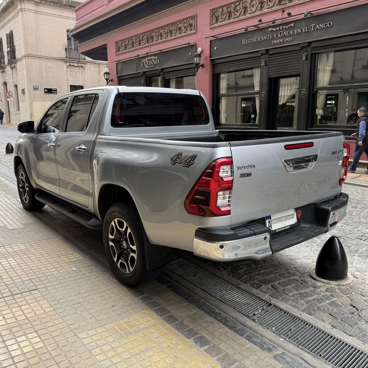 Mira esta publicación de Toyota Hilux 2022 en Motordil