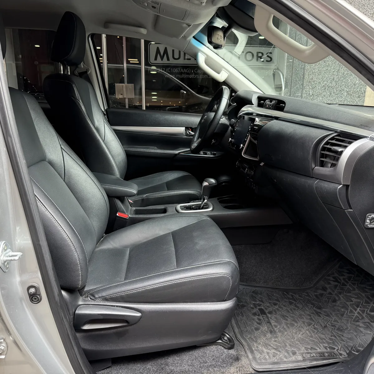 Mira esta publicación de Toyota Hilux 2022 en Motordil