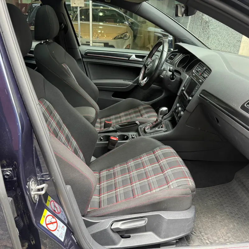 Mira esta publicación de Volkswagen Golf 2017 en Motordil