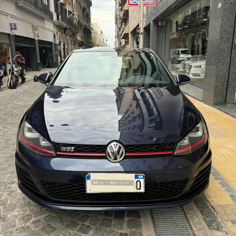 Mira esta publicación de Volkswagen Golf 2017 en Motordil