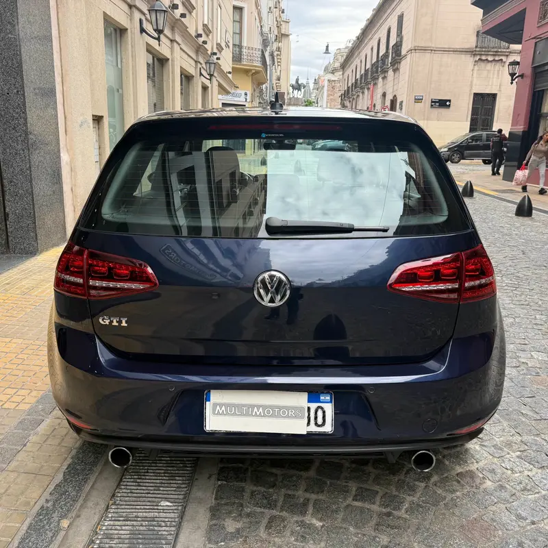 Mira esta publicación de Volkswagen Golf 2017 en Motordil