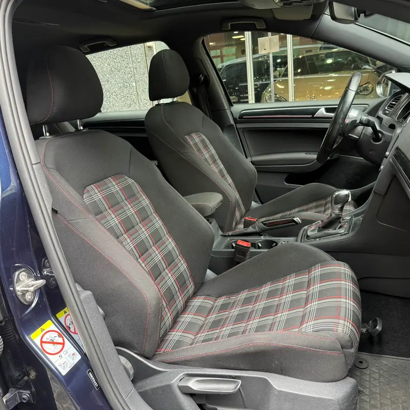 Mira esta publicación de Volkswagen Golf 2017 en Motordil