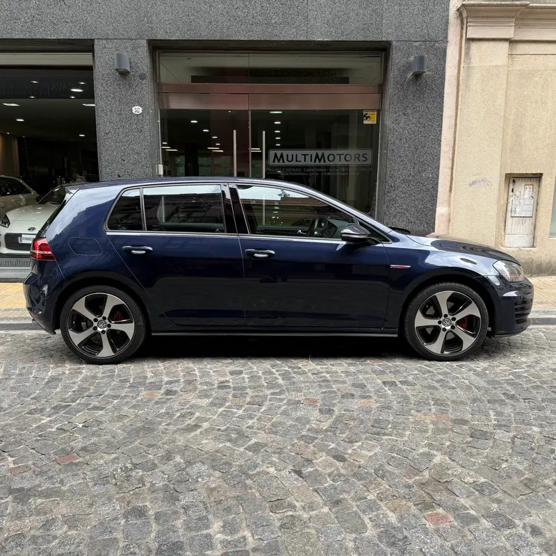 Mira esta publicación de Volkswagen Golf 2017 en Motordil