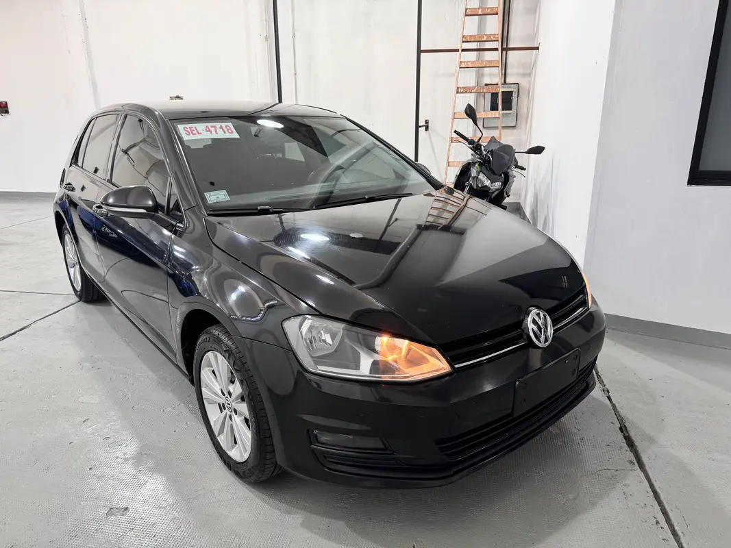 Mira esta publicación de Volkswagen Golf 2017 en Motordil